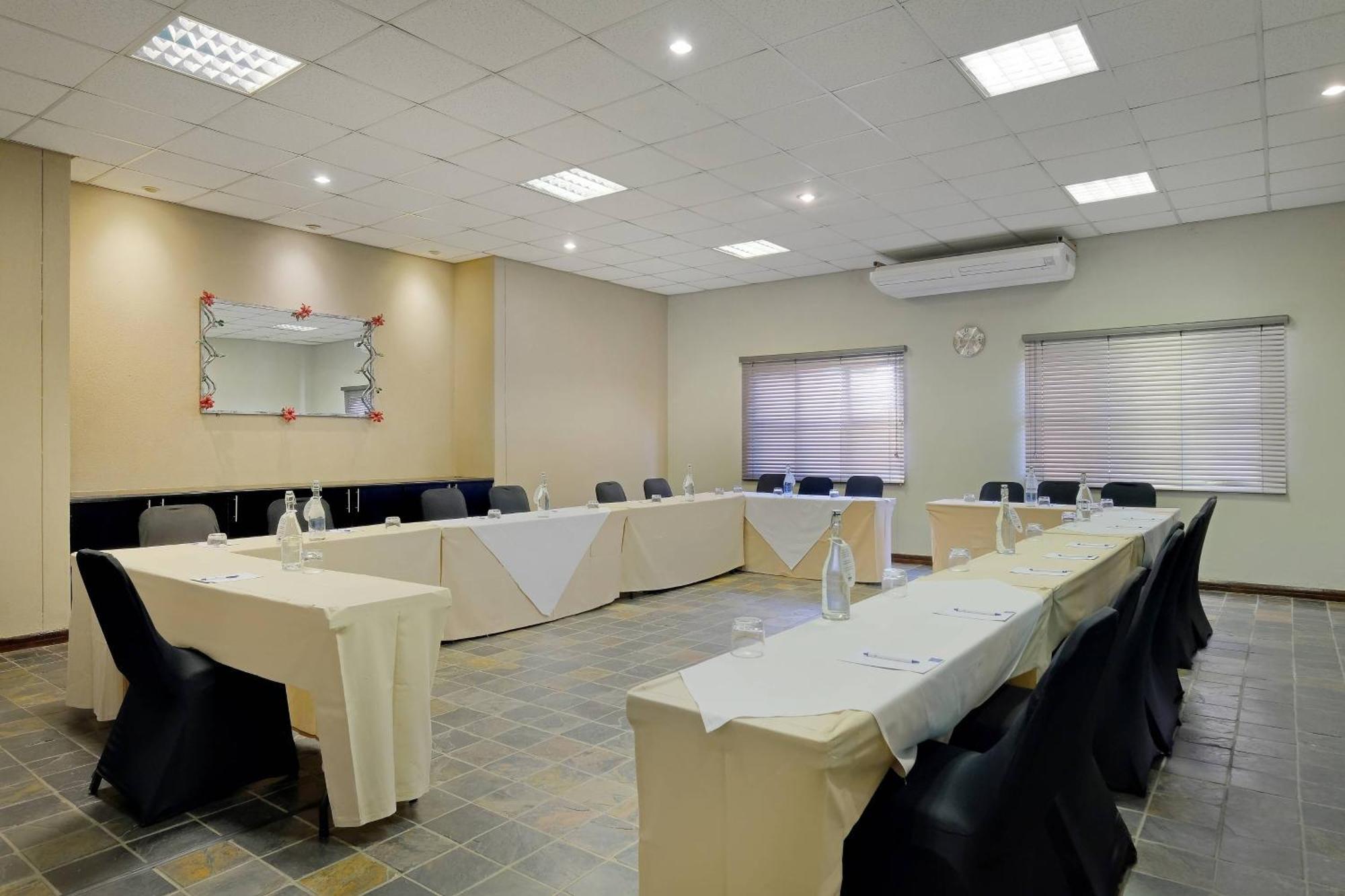 Protea Hotel By Marriott Polokwane Landmark Kültér fotó