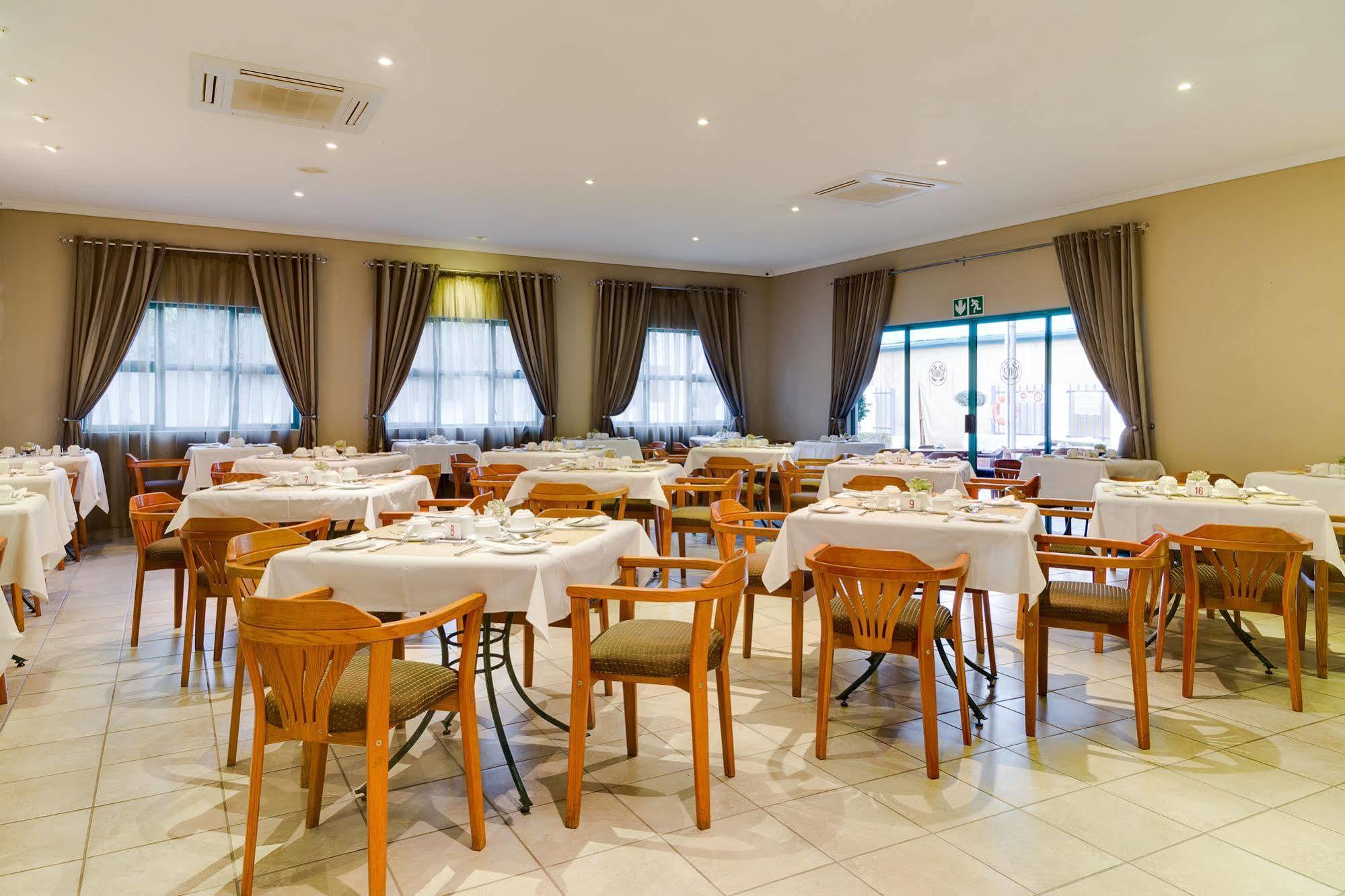 Protea Hotel By Marriott Polokwane Landmark Kültér fotó